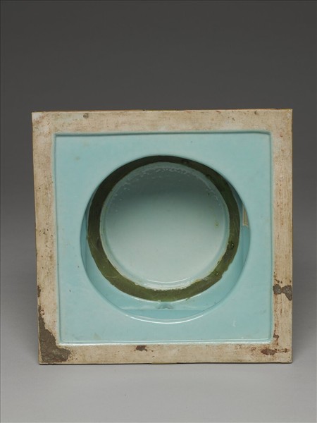 粉彩藍地花卉紋塔