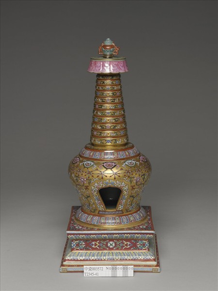 粉彩金地花卉紋塔