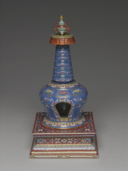 粉彩藍地花卉紋塔形龕