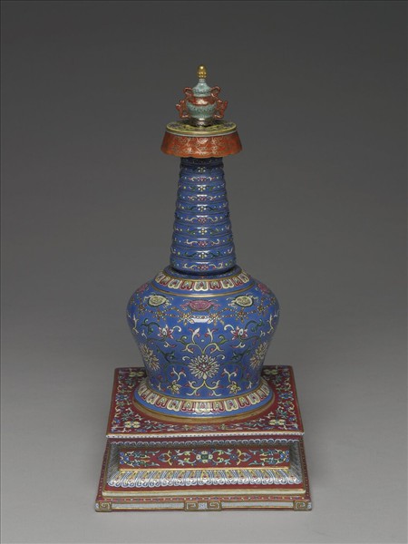 粉彩藍地花卉紋塔形龕