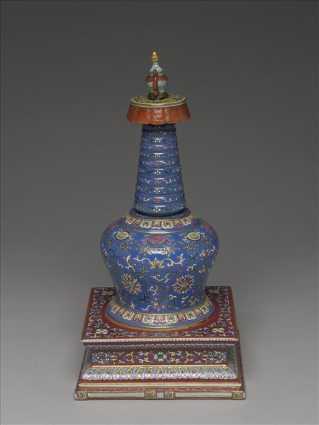 粉彩藍地花卉紋塔形龕