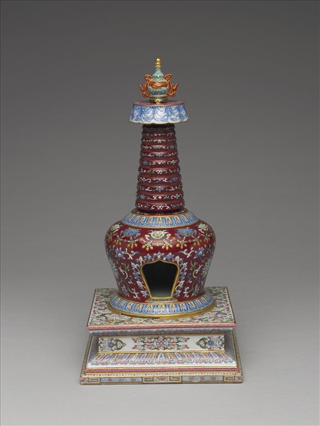 粉彩紅地花卉紋塔形龕
