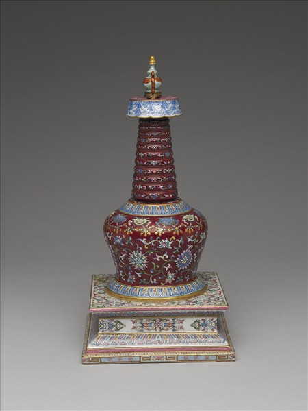 粉彩紅地花卉紋塔形龕