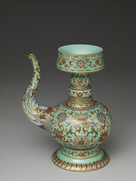 粉彩綠地八吉祥奔巴壺