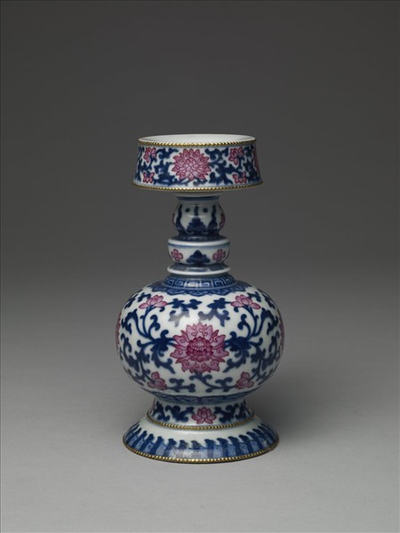 青花胭脂紅番蓮紋奔巴壺