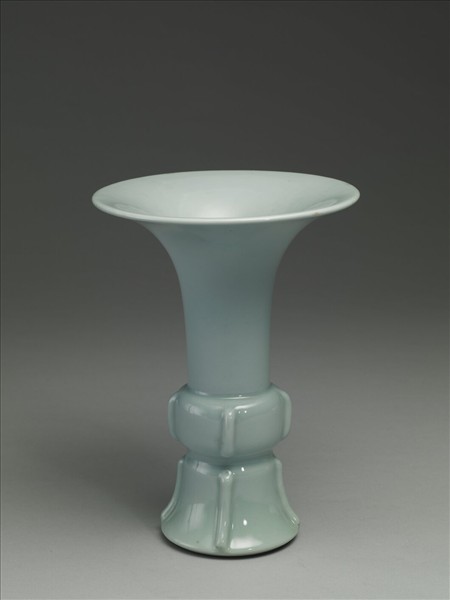 青瓷花觚
