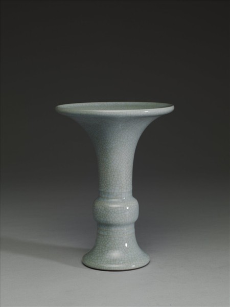 青瓷花觚