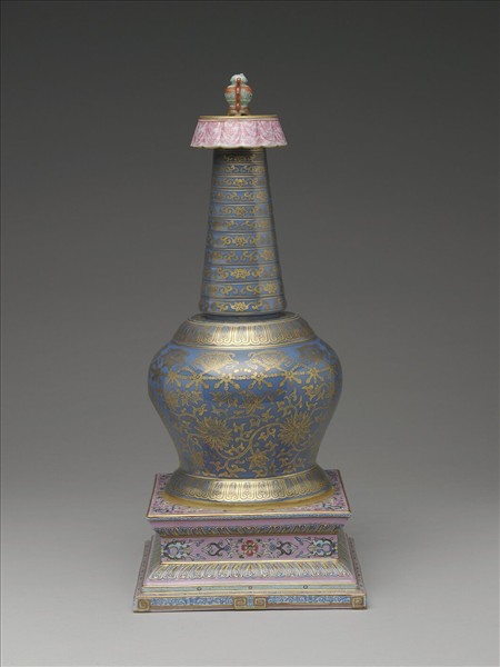 粉彩藍地金彩花卉紋塔