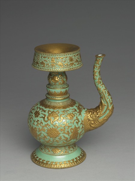 粉彩綠地描金印花八吉祥奔巴壺