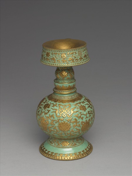 粉彩綠地描金印花八吉祥奔巴壺