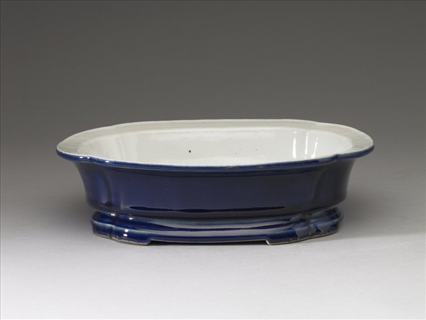 霽青釉海棠式盆