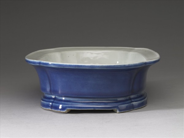 霽青釉海棠式盆