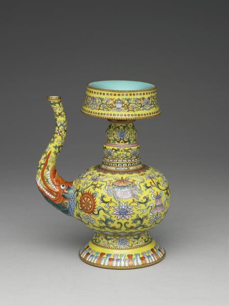 粉彩黃地八吉祥紋奔巴壺