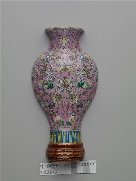 粉彩粉紅地錦上添花轎瓶