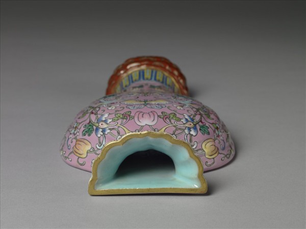 粉彩粉紅地錦上添花轎瓶