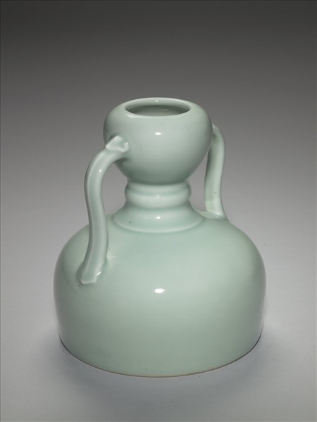 青瓷雙耳瓶
