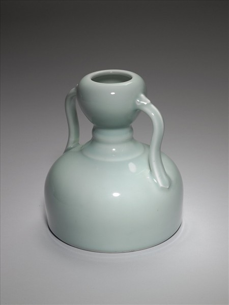 青瓷雙耳瓶