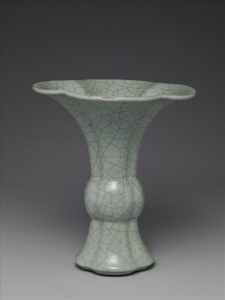 青瓷海棠式花觚