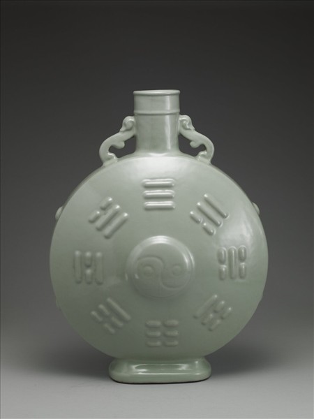 青瓷八卦紋扁壺