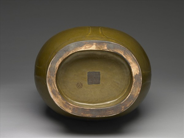 茶葉末釉獸耳壺