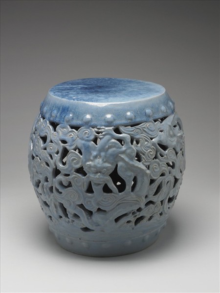 鈞藍釉鏤空龍紋坐墩