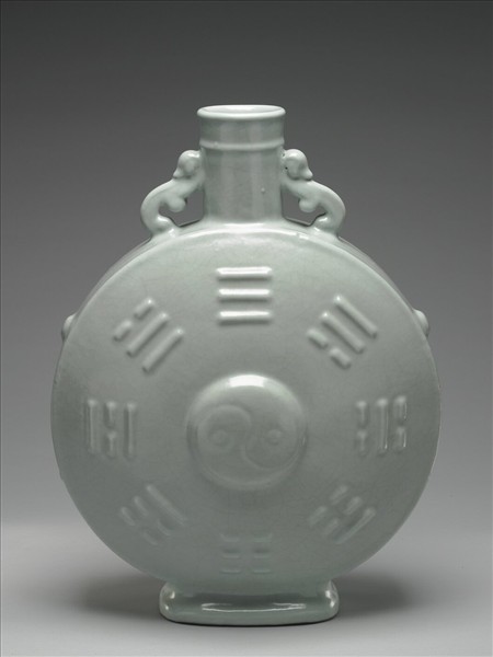 青瓷八卦紋扁壺