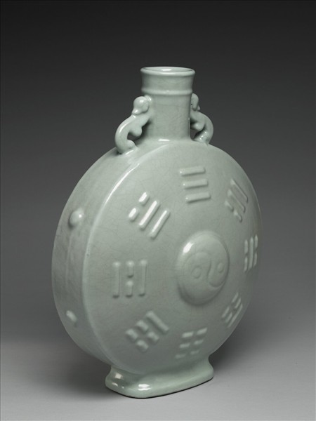 青瓷八卦紋扁壺