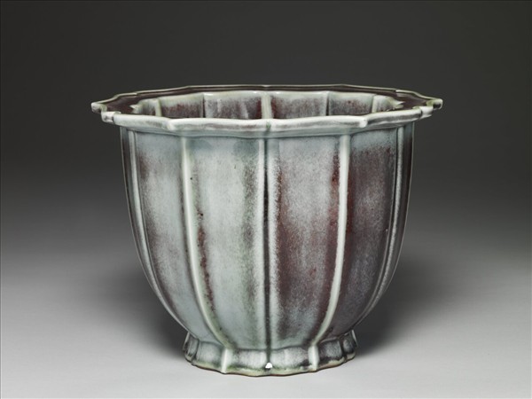 爐鈞釉蓮花式花盆