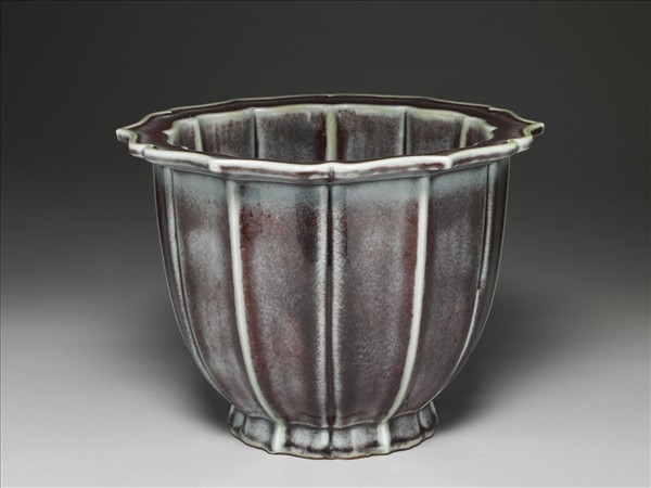 爐鈞釉蓮花式花盆