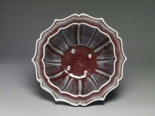 爐鈞釉蓮花式花盆