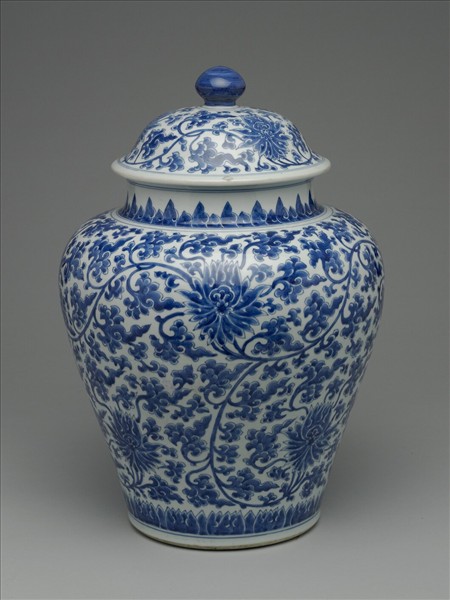 青花番蓮紋蓋罐