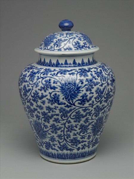 青花番蓮紋蓋罐