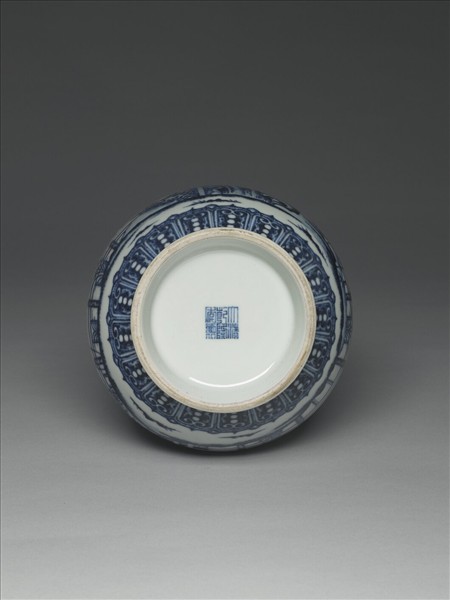 青花庭園小景圖瓶