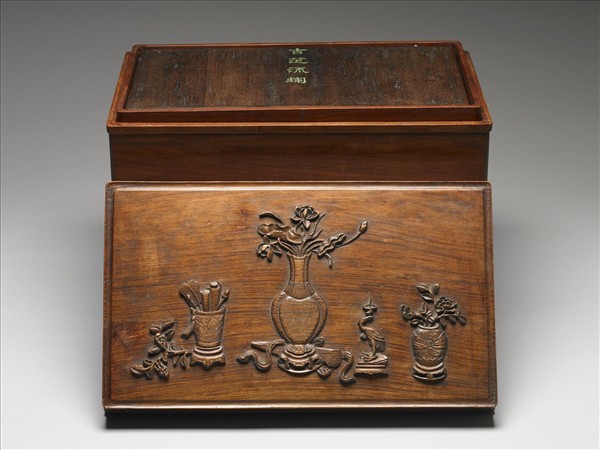 雕博古紋花梨木匣
