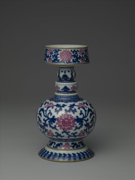 青花胭脂紅番蓮紋奔巴壺