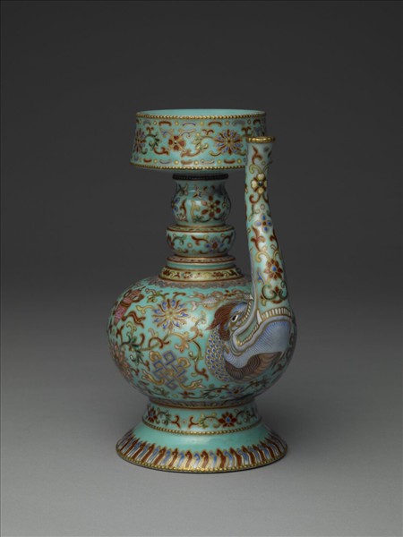 粉彩綠地八吉祥奔巴壺