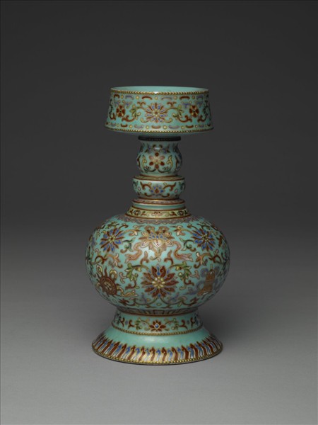 粉彩綠地八吉祥奔巴壺