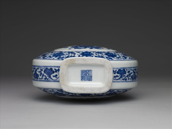 青花福壽紋雙耳扁壺