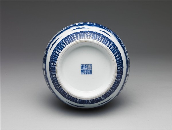 青花庭園小景圖瓶