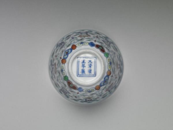 鬥彩蓮花梵文杯