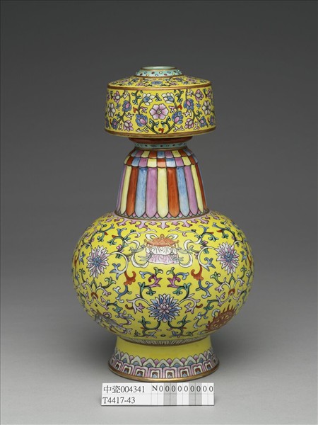 洋彩黃地番蓮紋瓶