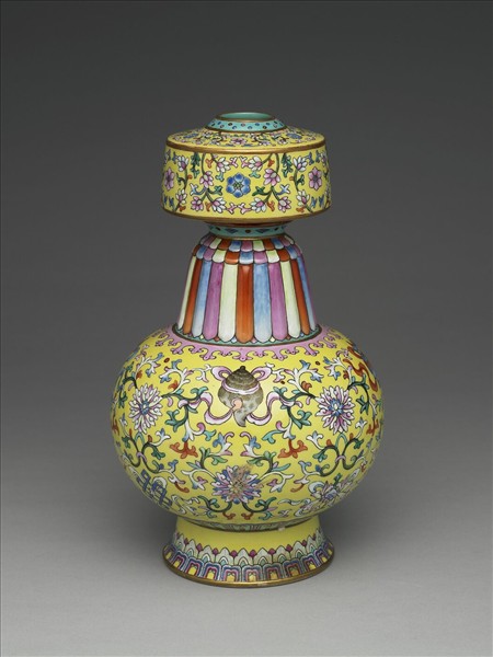 洋彩黃地番蓮紋瓶