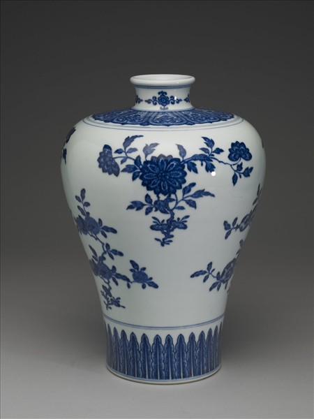青花花果紋梅瓶