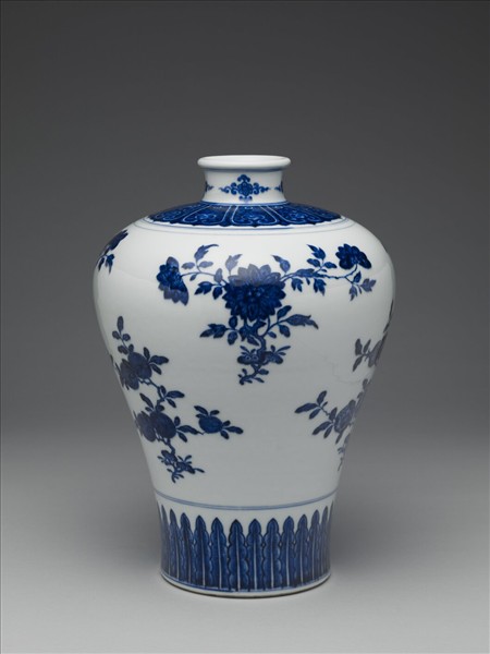 青花花果紋梅瓶