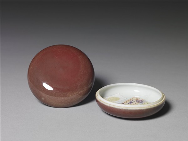 霽紅釉圓盒