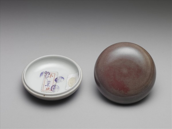 霽紅釉圓盒