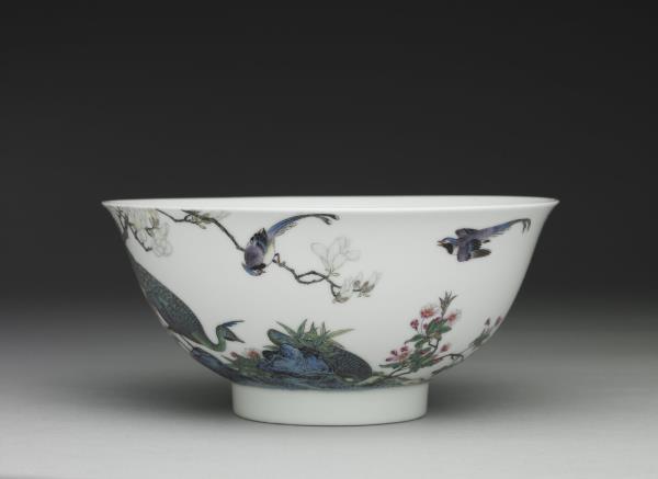 琺瑯彩孔雀圖碗