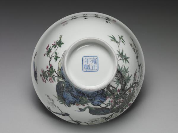 琺瑯彩孔雀圖碗