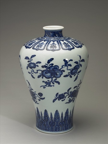 青花花果紋梅瓶