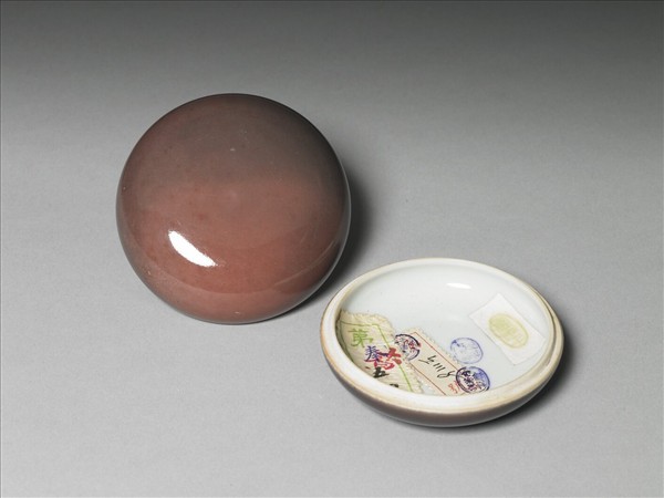 霽紅釉圓盒